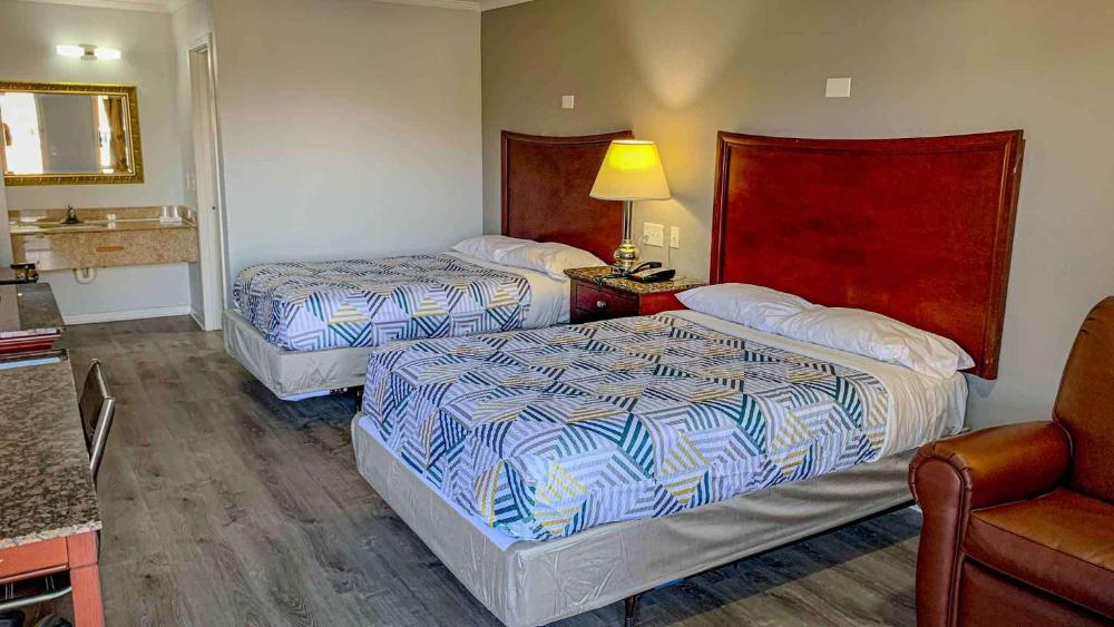 Deluxe Double or Twin Room - Non-Smoking interior